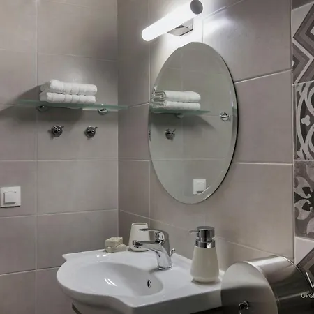 The Emerald City Central Apartment, 2-bdrms Thessaloniki