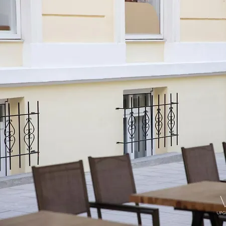 The Emerald City Central Apartment, 2-bdrms Appartamento *